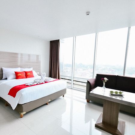 Win Grand Hotel Bekasi Eksteriør billede